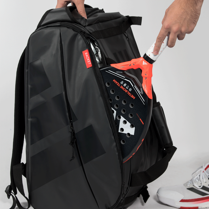 Adidas Multigame Tonal Black 2026 Padeltasche – Belüftetes Bodenfach